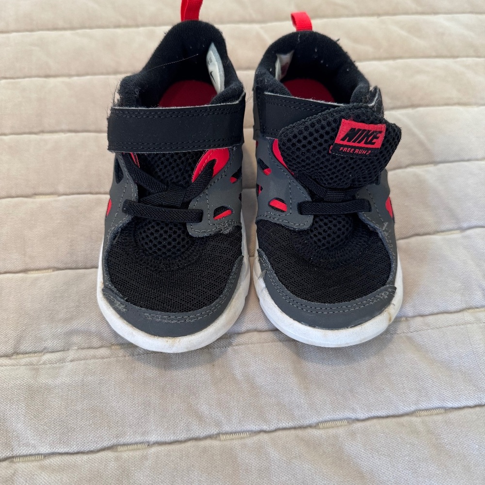 Nike tennis shoes